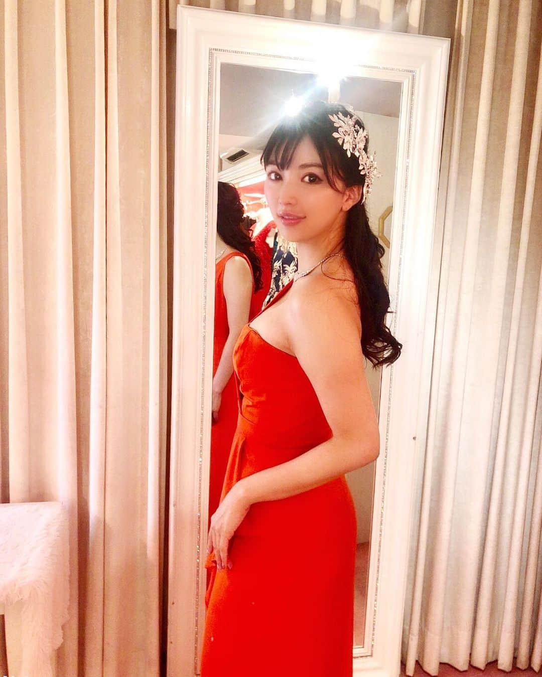 栄木明日香さんのインスタグラム写真 - (栄木明日香Instagram)「Dress up 👗 ❤️」10月8日 0時39分 - liz_asuka__