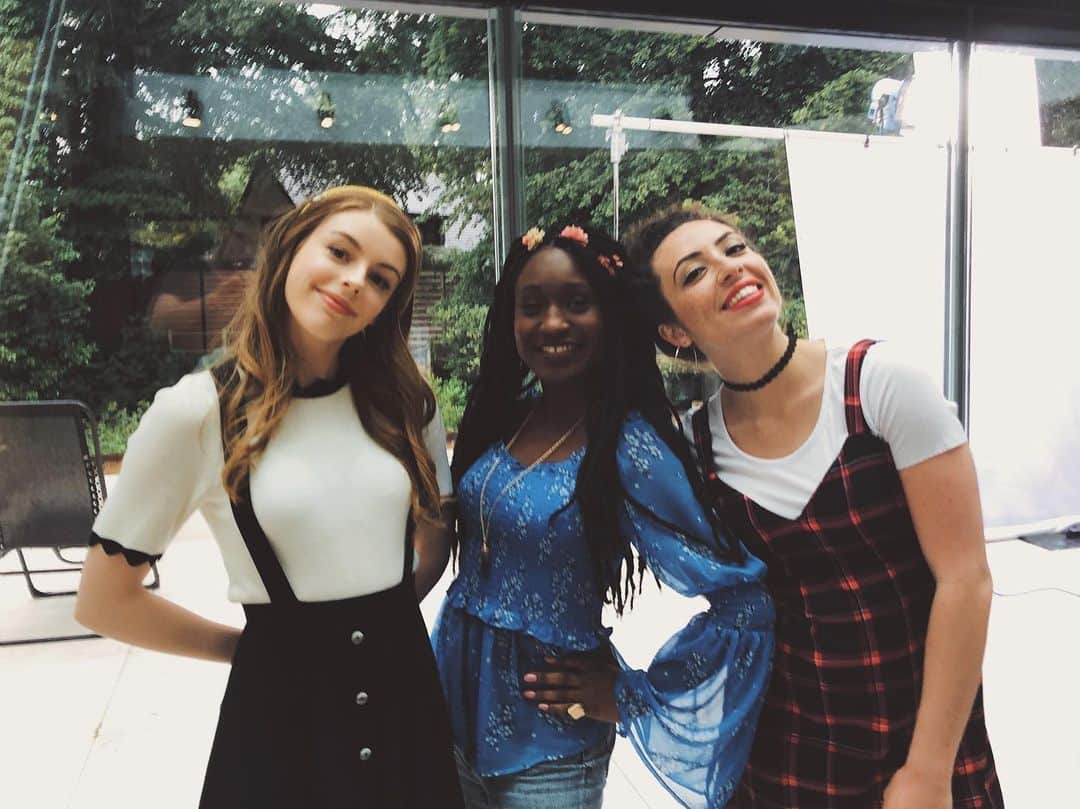 Amelia Gethingのインスタグラム：「#TheAmeliaGethingComplex is out on BBCiPlayer!! Go watch it if you’d like to be both weirded out and confused :) It’s a very bonkers show, haha enjoy!🥳」