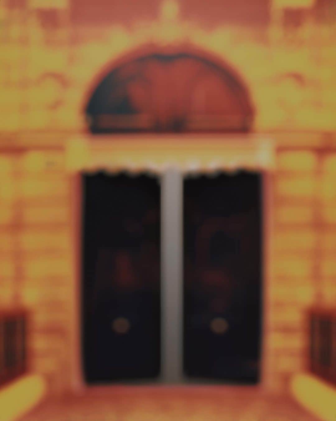 クリスチャンディオールさんのインスタグラム写真 - (クリスチャンディオールInstagram)「Lensed by photographer and friend of the House @BrigitteNiedermair for the 28th edition of #DiorMagazine, the '30 Montaigne' editorial features a play of images created by the juxtaposition of the Maison's historical address and the timeless #Dior30Montaigne collection by @MariaGraziaChiuri.」10月8日 1時04分 - dior