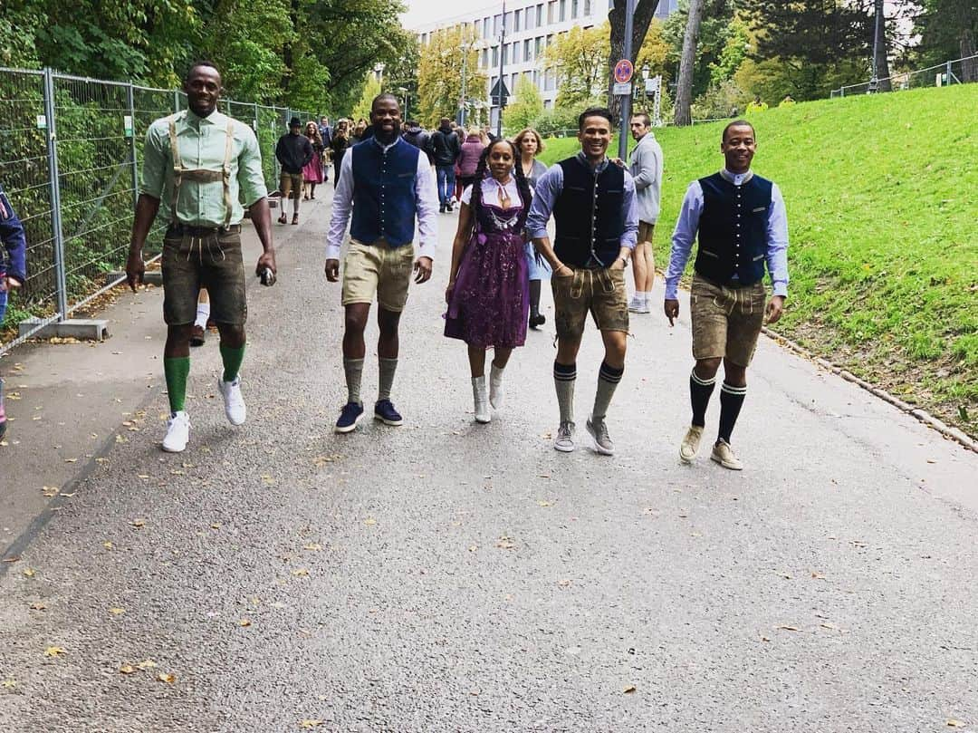 ウサイン・ボルトさんのインスタグラム写真 - (ウサイン・ボルトInstagram)「Until next year Munich ✌️ @gussy301 @briscobal @tahiraredwood @johnsteffensen @ateamlifestyle #octoberfest」10月8日 1時24分 - usainbolt