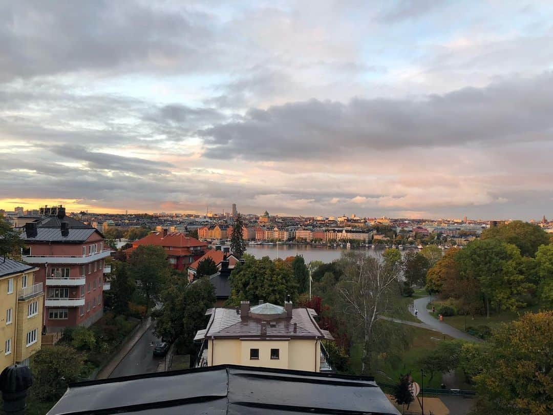 高橋壮也さんのインスタグラム写真 - (高橋壮也Instagram)「In Stockholm 🇸🇪 I love that city but it’s too cold  I was supposed to assimilate this environment  But it doesn’t go my way so far. Because what I mean that it’s colder then I thought 😂😂 ストックホルムは何回か行きましたが本当に良いところだなぁ 魔女の宅急便好きの僕からすると、たまらない町😂」10月8日 1時35分 - soya.takahashi3