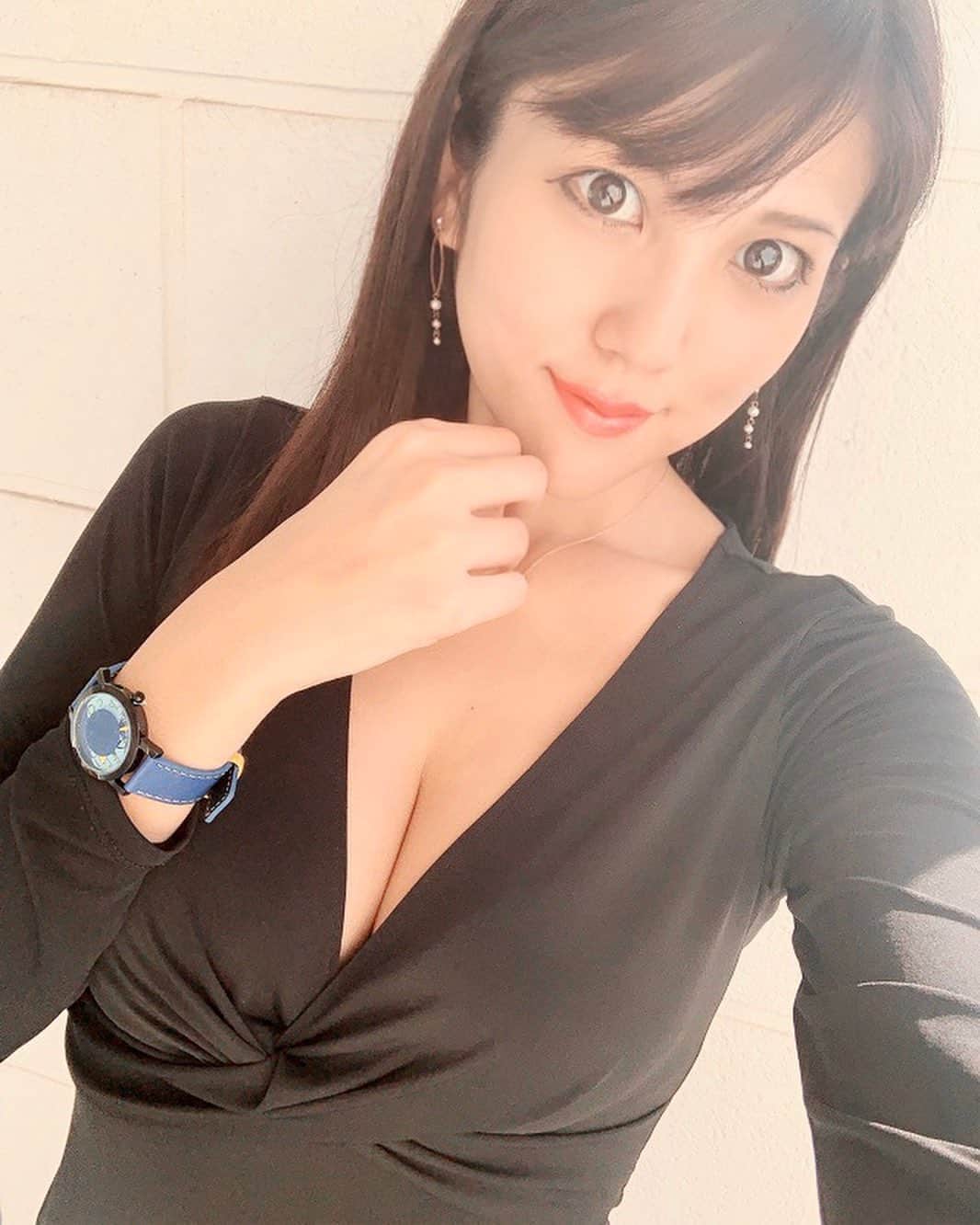 神谷麻美さんのインスタグラム写真 - (神谷麻美Instagram)「時計は@nomonday_jp ⌚️💗 #nomonday#ノーマンデー#腕時計#時計#手元倶楽部 クーポンコードは、 『asa924』 使用で10パーセントオフになります。」10月8日 11時50分 - asamice428