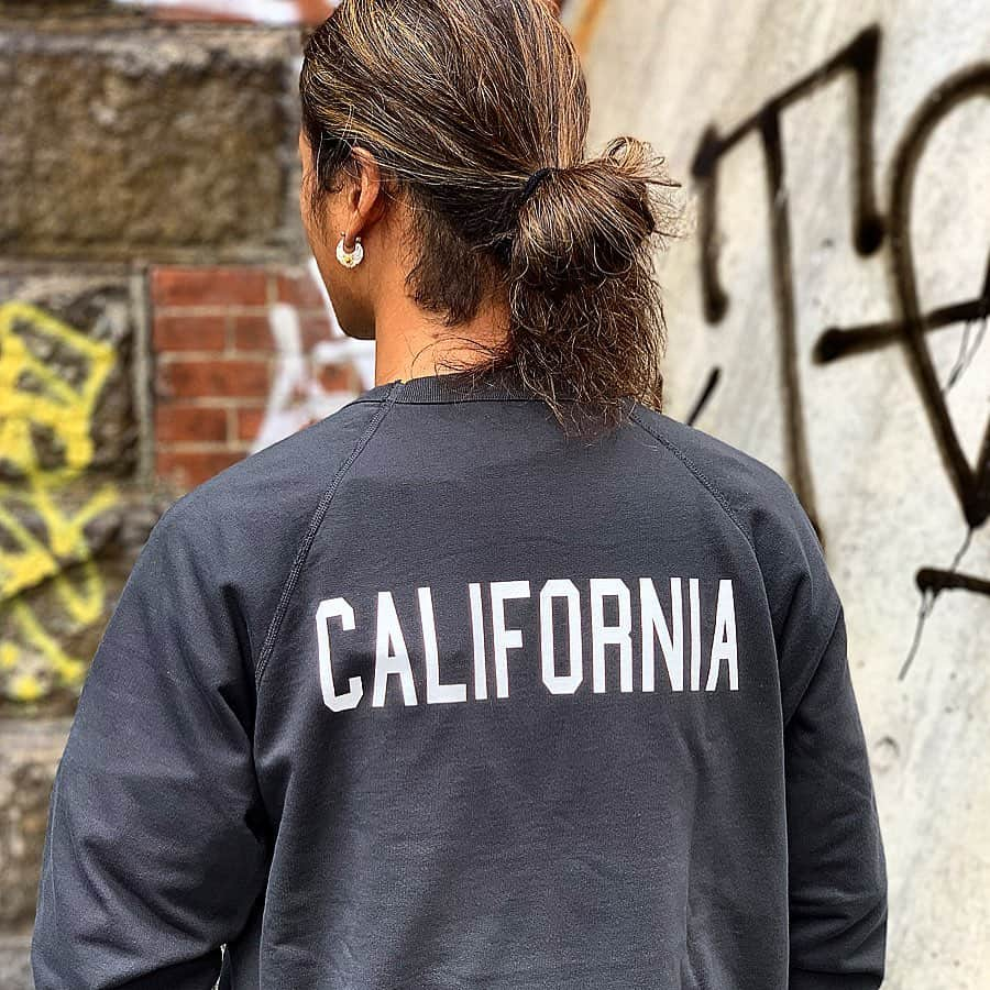 スタンダードカリフォルニアさんのインスタグラム写真 - (スタンダードカリフォルニアInstagram)「Store Limited Coming Soon!!!!! #standardcalifornia #スタンダードカリフォルニア  #sweatshirt #スウェット #crewneck #クルーネック #reversible #リバーシブル #pimacotton #ピタコットン #limitededition #limited #店舗限定 #todaysstaffofstandardcalifornia」10月8日 12時26分 - standardcalifornia