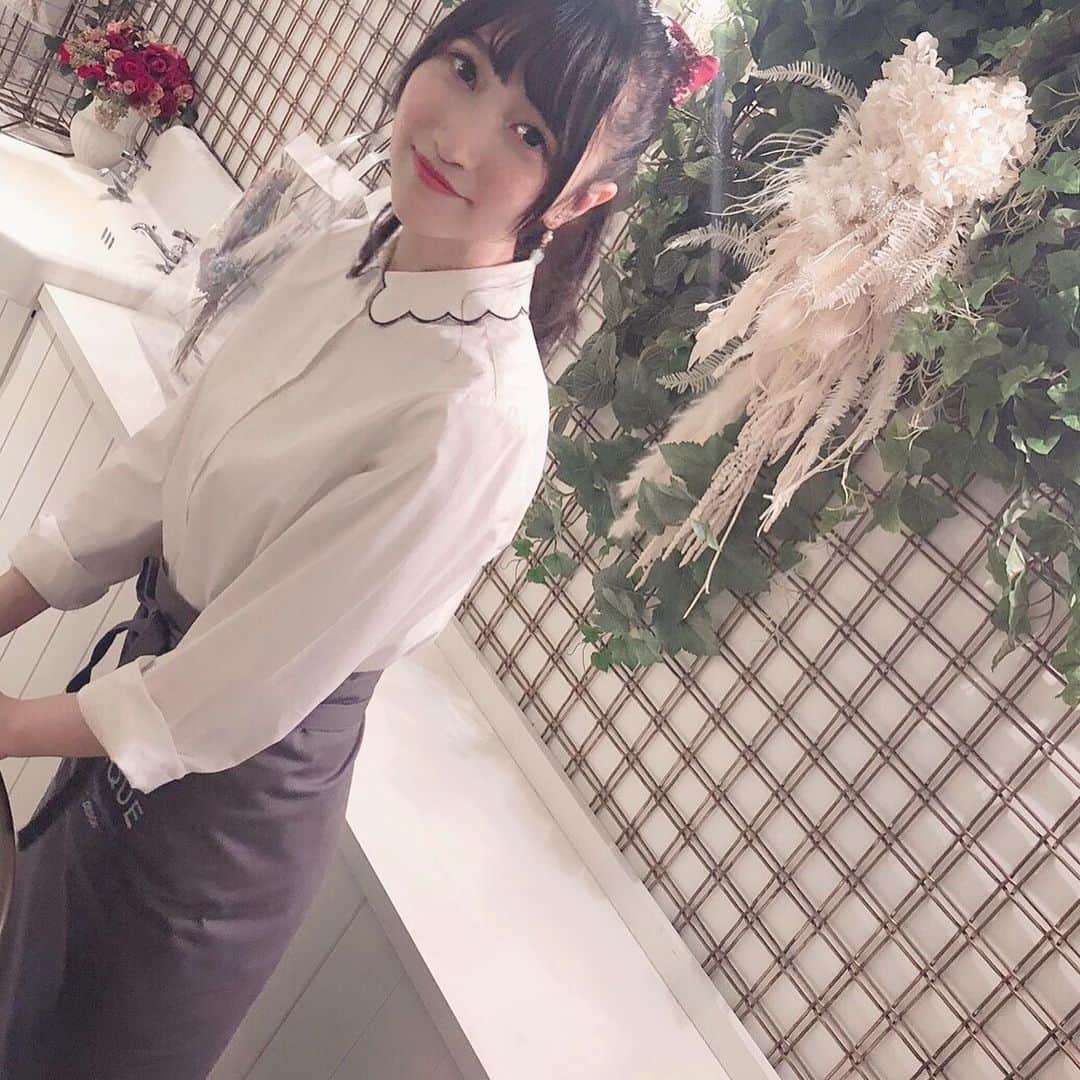 山崎エリイさんのインスタグラム写真 - (山崎エリイInstagram)「『気まぐれイニシエーション』のㅤㅤㅤㅤㅤㅤㅤㅤㅤㅤㅤㅤㅤ レコーディングと振り入れ、ㅤㅤㅤㅤㅤㅤㅤㅤㅤㅤㅤㅤㅤ 『Cherii♡』MV撮影の時のオフショットです🍎ㅤㅤㅤㅤㅤㅤㅤㅤㅤㅤㅤㅤㅤㅤㅤㅤㅤㅤㅤㅤㅤㅤㅤㅤㅤㅤㅤㅤㅤㅤㅤㅤㅤㅤㅤㅤㅤㅤㅤ MVでご協力頂いたCAFE SANS NOM様はㅤㅤㅤㅤㅤㅤㅤㅤㅤㅤㅤㅤㅤ お洒落で落ち着くカフェ🌟ㅤㅤㅤㅤㅤㅤㅤㅤㅤㅤㅤㅤㅤ そしてなにより店長様がとてもお優しい方で、ㅤㅤㅤㅤㅤㅤㅤㅤㅤㅤㅤㅤㅤ 長い撮影の中、大変お世話になりました☕️✨ㅤㅤㅤㅤㅤㅤㅤㅤㅤㅤㅤㅤㅤㅤㅤㅤㅤㅤㅤㅤㅤㅤㅤㅤㅤㅤ #Eriiㅤㅤㅤㅤㅤㅤㅤㅤㅤㅤㅤㅤㅤ #山崎エリイㅤㅤㅤㅤㅤㅤㅤㅤㅤㅤㅤㅤㅤ #Cherii♡ㅤㅤㅤㅤㅤㅤㅤㅤㅤㅤㅤㅤㅤ」10月8日 12時42分 - erii_yamazaki