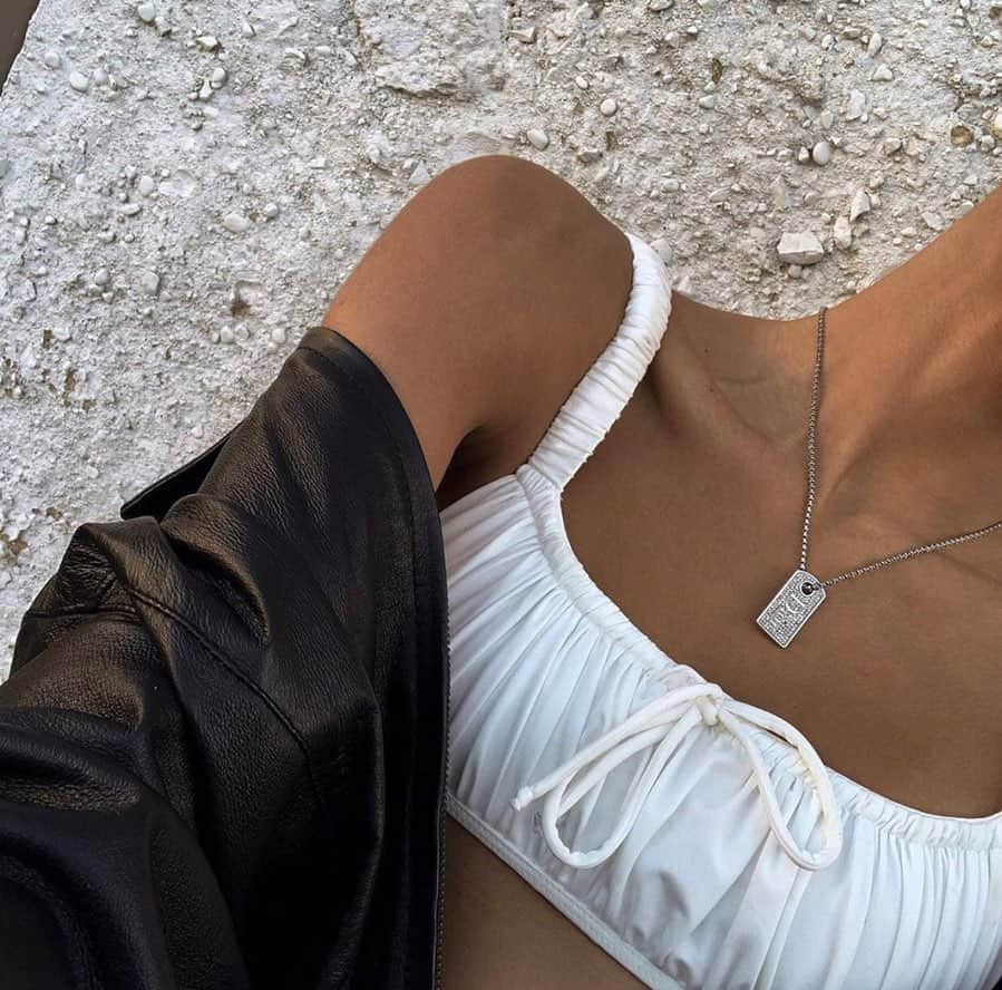 FRANKIES BIKINISさんのインスタグラム写真 - (FRANKIES BIKINISInstagram)「muse @shei.mi and the dainty bralette details on the Greta. coming next month.」10月8日 4時08分 - frankiesbikinis