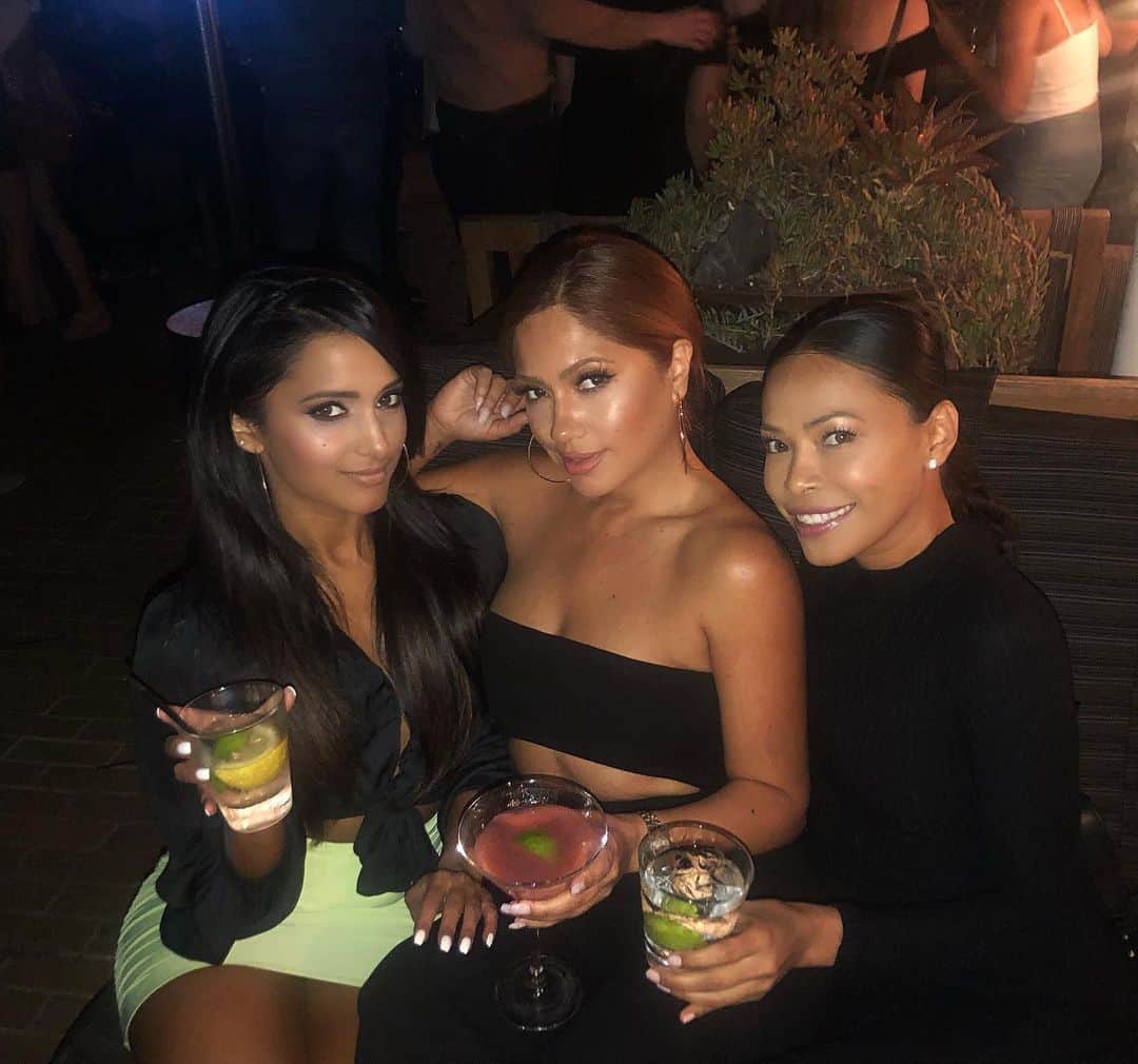 ジェシカ・バーチアーガのインスタグラム：「Happy Birthday beautiful @ayannajordan 🥂 Welcome to the 30’s club ☺️✨」