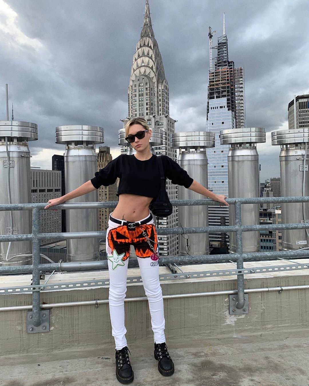 サラ・スナイダーのインスタグラム：「I can’t wait 2 go to haunted houses lol」