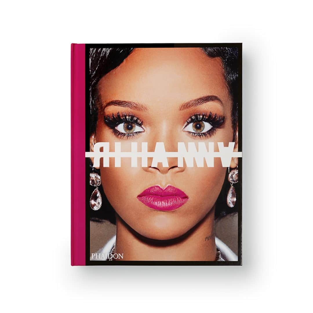 HYPEBEASTさんのインスタグラム写真 - (HYPEBEASTInstagram)「@hypebae: @badgalriri has officially teamed up with creative arts publisher @phaidonsnaps to create 'Rihanna', a 504-page visual book providing fans a detailed look inside the star’s world through an expansive archive of images highlighting a wide variety of events, her childhood in Barbados to and behind-the-scenes moments during her worldwide tours. Fans can purchase three special editions of the book, each including a limited edition bookstand designed by @thehaasbrothers. Pre-orders for the book is open now for $150 USD through Phaidon’s online store, with special edition sets are available for $175 USD and $5,500 USD. Head to our bio link for more details.  Photo: Phaidon」10月8日 7時12分 - hypebeast