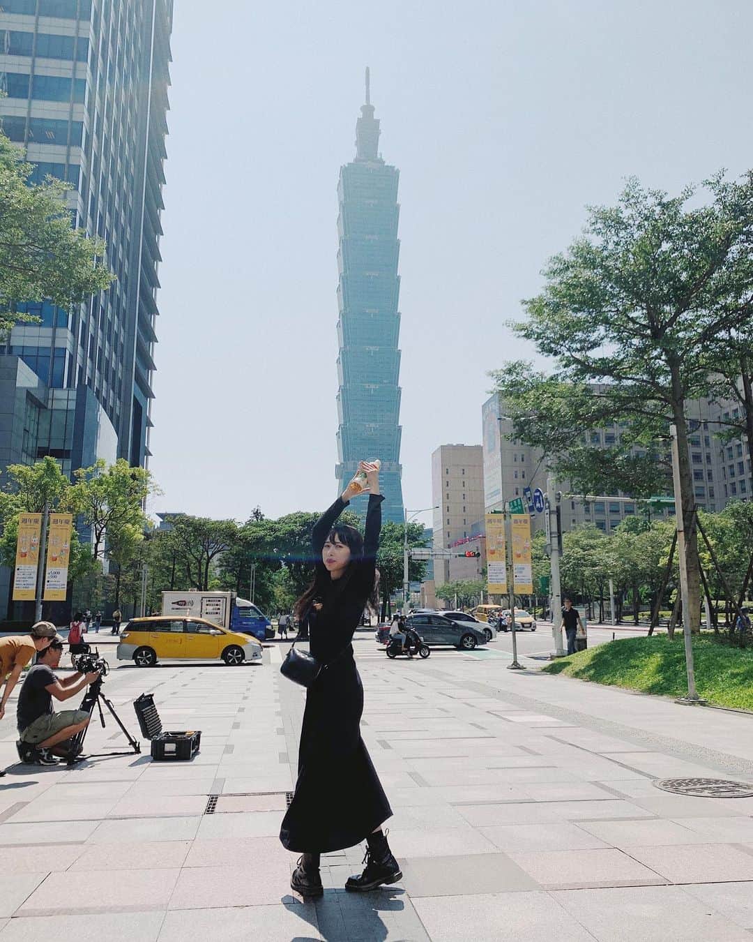 松本ゆいさんのインスタグラム写真 - (松本ゆいInstagram)「タワーを見つけたらこのポーズをやらないわけにはいかない。 #taiwan#taipei#台湾#台北#trip#旅#まつゆいの旅」10月8日 7時14分 - yui_m106