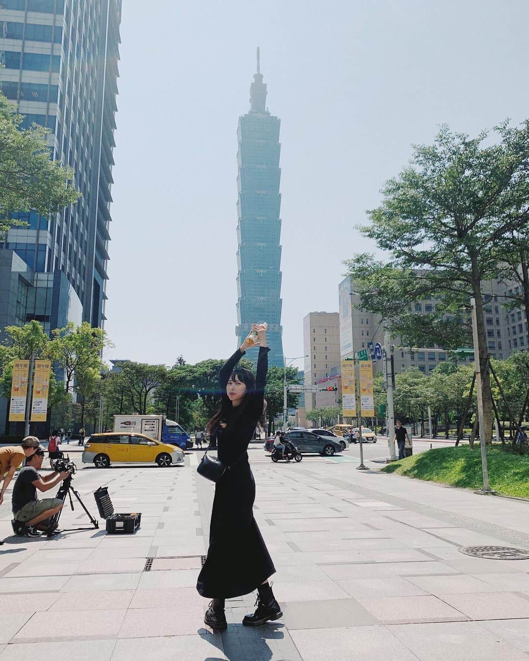 のインスタグラム：「タワーを見つけたらこのポーズをやらないわけにはいかない。 #taiwan#taipei#台湾#台北#trip#旅#まつゆいの旅」
