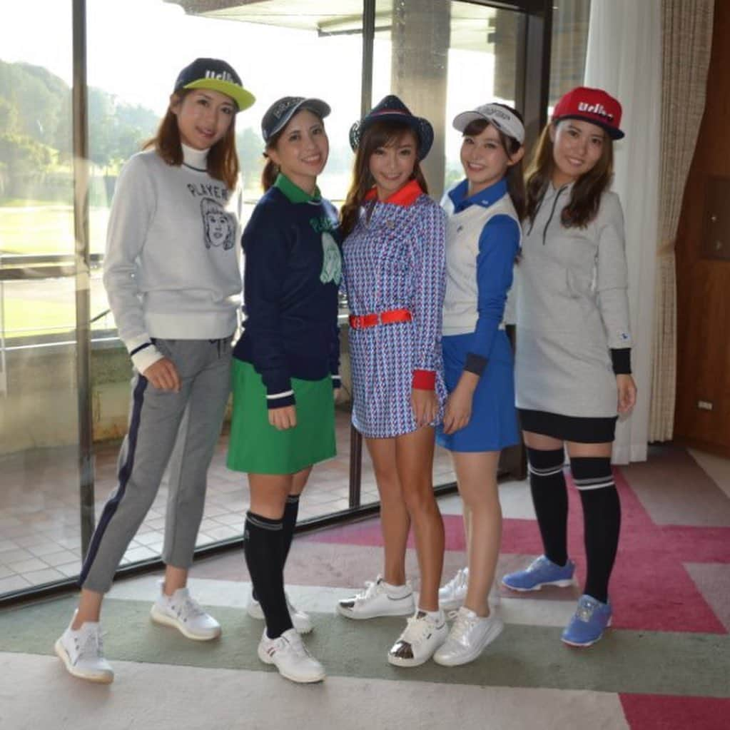 中庄司愛希さんのインスタグラム写真 - (中庄司愛希Instagram)「第7回efficace golf cupでアンバサダーによるファッションショーをさせていただきました⛳️✨ 私が着ているのはシャツワンピにベストを重ね着💓ワンピースは裏起毛になっていてあったかいんだから〜☺️ @efficace_official  #エフィカスカップ #アンバサダー #ゴルフウェア #ゴルフコーデ #efficase #エフィカス #ゴルフ女子コーデ #ゴルフファッション #ゴルフコース #ゴルフ初心者 #ゴルフ女子 #golfgirls #골프 #高尔夫  #golf #ゴルフビギナー #ゴルフ日和 #ゴルフ練習 #instagolf #ラウンド #ゴルフラウンド #ゴルフ #골프여자 #좋아요환영 #좋아요그램」10月8日 7時33分 - aki_nakashoji_golf