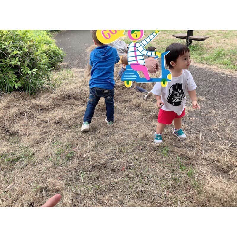 川崎希さんのインスタグラム写真 - (川崎希Instagram)「インターナショナルな公園で色んな国の子どもたちとお友達になったよ🌟🌟🌟 #babyboy #park」10月8日 13時22分 - kawasakinozomi