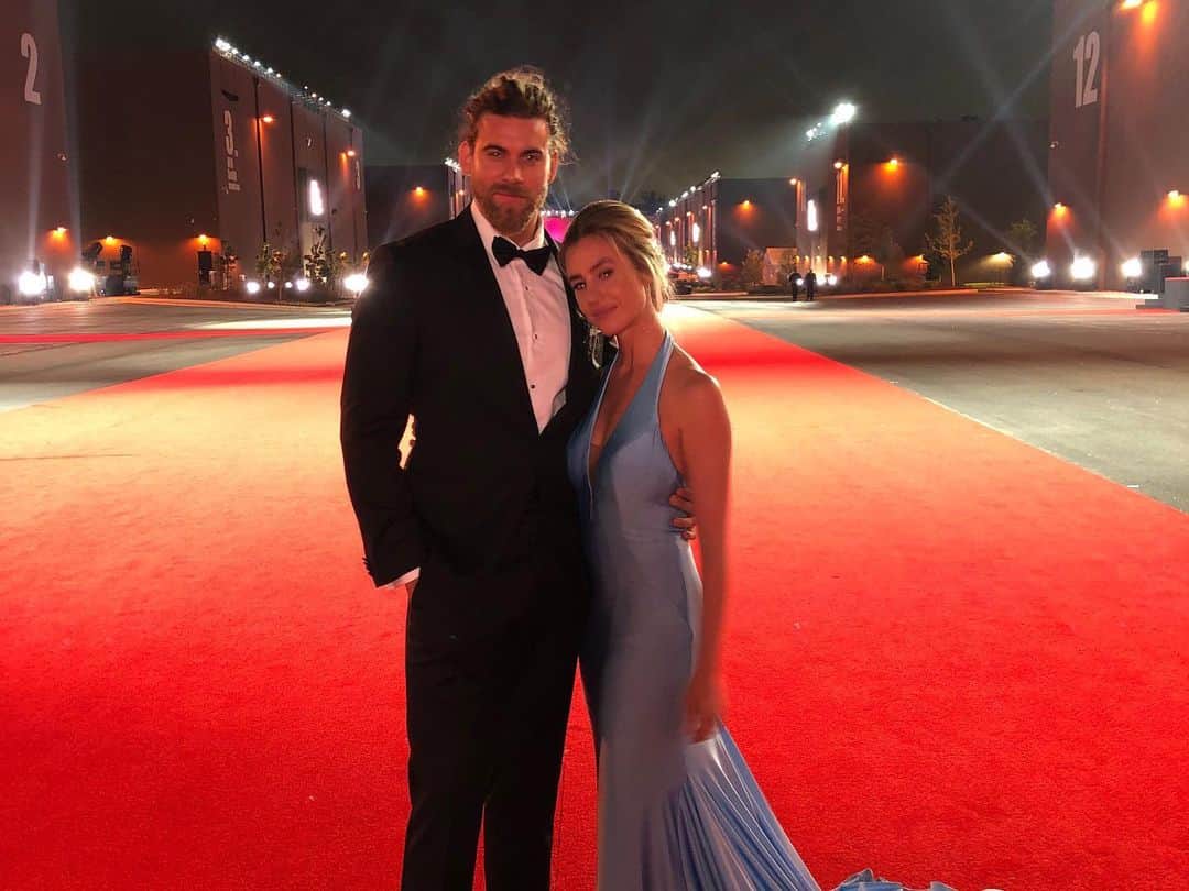 モデル、ブロック・オハーンのインスタグラム：「This was hands down one of the most incredible weekends of my life. Witnessing what my friend @tylerperry has accomplished, against all odds. His studio grand opening was unlike anything I’ve ever seen or experienced before. Also, because there has never been anything like this before! Leaving not only myself, but I believe every single person that was in that room with the ability to DREAM BIGGER. And let me tell you.. that was a room with some of the biggest dreamers this world has ever seen. 🙏🏽 I’m am humbled. I am floored. And I am beyond grateful I was able to be in that room. Right where I was supposed to be, when I was supposed to be there.  I will continue to Dream. And make that dream come true. Opening my doors, so that I can create a platform for others to open theirs.  Thank you for all that you’ve done @tylerperry For myself, my career and for every one else who may have never gotten a chance. For living knowing your path would lead you here one day and never giving up!! Congratulations on all your successes and the many many more to come!! You did this!! And it is incredible!!! 🙏🏽 My favorite part is The Best is Yet to Come!!! 🎇🎆 And thank you Molly for being my absolutely stunning date!」