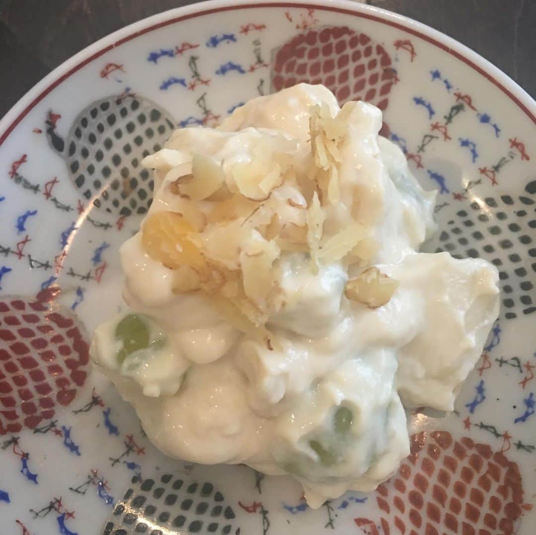 近藤淳子さんのインスタグラム写真 - (近藤淳子Instagram)「先日、思わず歓声をあげてしまった...広島の富久長熟成古酒(1986)✖︎焼きバナナの豚焼きココナッツソース。隠し味はイスラエルの調味料だなんて、浪漫があるなぁ。初めての味覚、嗅覚に出逢える感動はモチベーション✨  #富久長 #イスラエル #熟成古酒 #日本酒 #日本酒ペアリング #sake #日本酒好きな人と繋がりたい」10月8日 9時57分 - kondo_junko_