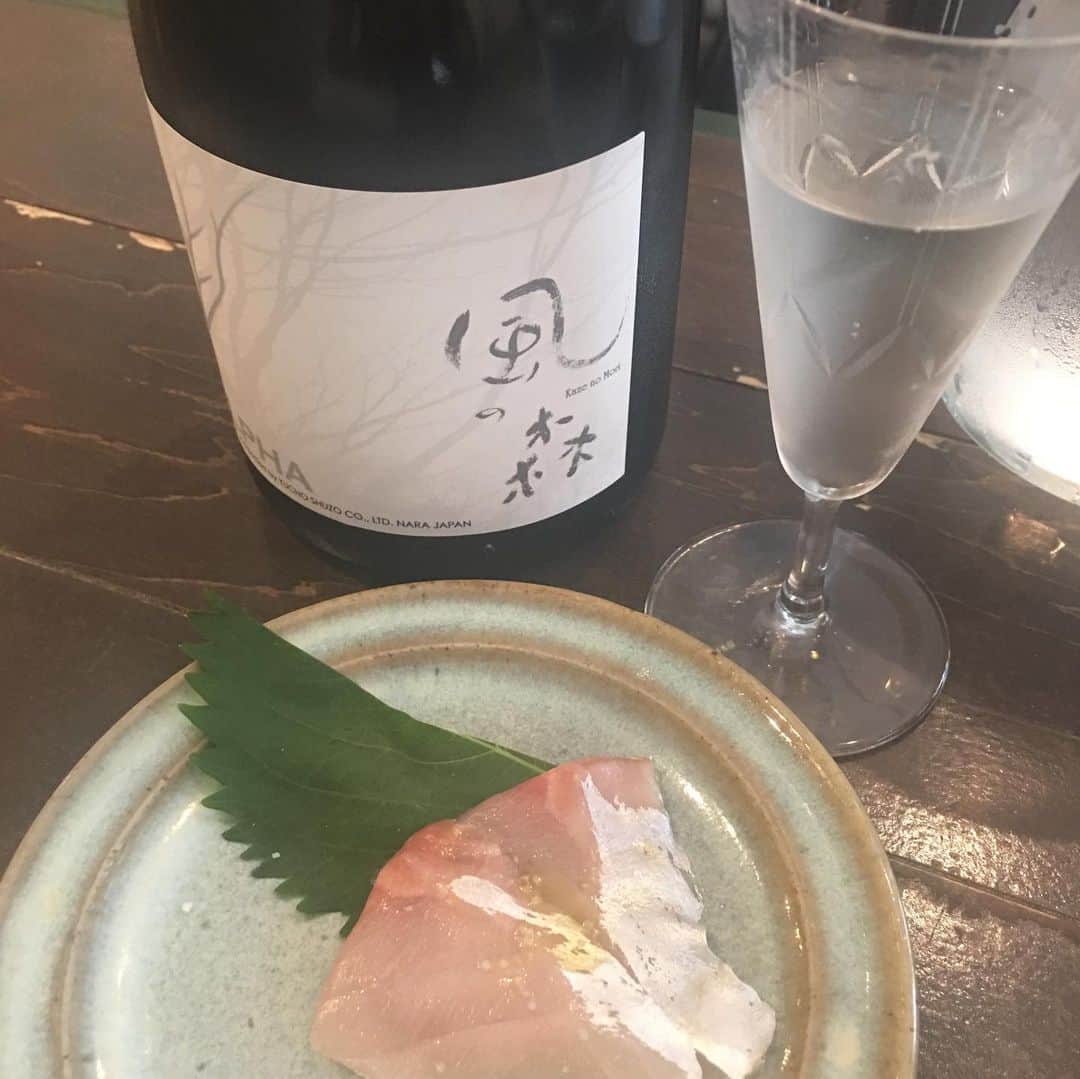 近藤淳子さんのインスタグラム写真 - (近藤淳子Instagram)「先日、思わず歓声をあげてしまった...広島の富久長熟成古酒(1986)✖︎焼きバナナの豚焼きココナッツソース。隠し味はイスラエルの調味料だなんて、浪漫があるなぁ。初めての味覚、嗅覚に出逢える感動はモチベーション✨  #富久長 #イスラエル #熟成古酒 #日本酒 #日本酒ペアリング #sake #日本酒好きな人と繋がりたい」10月8日 9時57分 - kondo_junko_