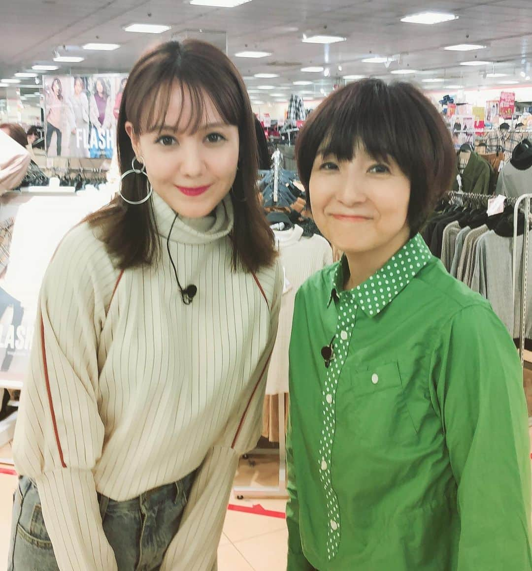 藤田朋子さんのインスタグラム写真 - (藤田朋子Instagram)「#トリンドル玲奈 ちゃん #かわいい #全てが かわいい💕 #昨日 #ヒルナンデス の #三色ショッピング #何を着ても似合うからね #こういう方は #でも #モデルさん だけに、#妥協 #という言葉はない #私たち凡人か、見たら #百点満点 でも #ダメなんだね うん。 それは、なんか、わかるな😋 #女優対決  だったんだけど #ベテラン女優枠 #大丈夫 だったのかしら私で😅」10月8日 10時10分 - chiendormant