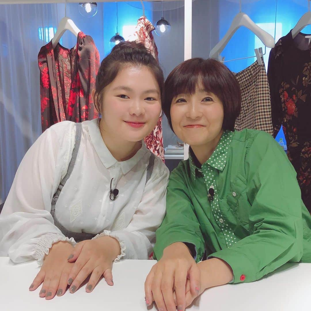 藤田朋子さんのインスタグラム写真 - (藤田朋子Instagram)「#富田望生 ちゃんだよー！ #会いたかった女優さん だよー！ #ソロモンの偽証 #町田くんの世界 #テレビドラマ #映画 #なつぞら #いじめたり #いじめられたり #笑われたり #笑わせたり  #素敵な魅力 #お目にかかれて #なおなお #ファンに  #ヒルナンデス #三色 #ショッピング #金曜日  今週放送です❣️」10月8日 10時16分 - chiendormant