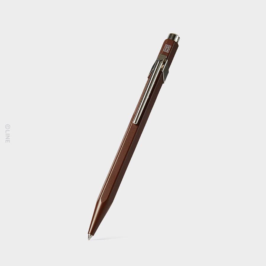 LINE FRIENDSさんのインスタグラム写真 - (LINE FRIENDSInstagram)「CARAN D'ACHE + LINE FRIENDS #BROWN Edition  The delicate construction of CARAN D’ACHE’ instruments have met with the warmth of BROWN to offer a stylish yet classical take on 849.  Find out more > Check product tag  #LINEFRIENDS #CARANDACHE #CARANDACHE849 #BROWNEDITION」10月8日 10時35分 - linefriends
