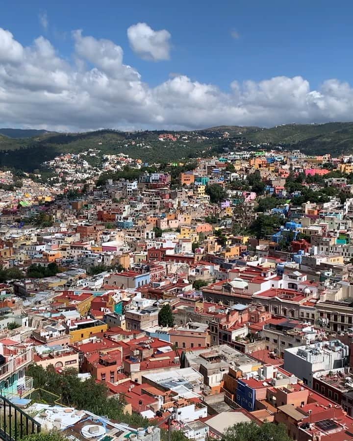 渡邊一輝のインスタグラム：「#dayoff #mexico #Guanajuato #teatrojuarez #worldheritage #グアナファト #世界遺産」