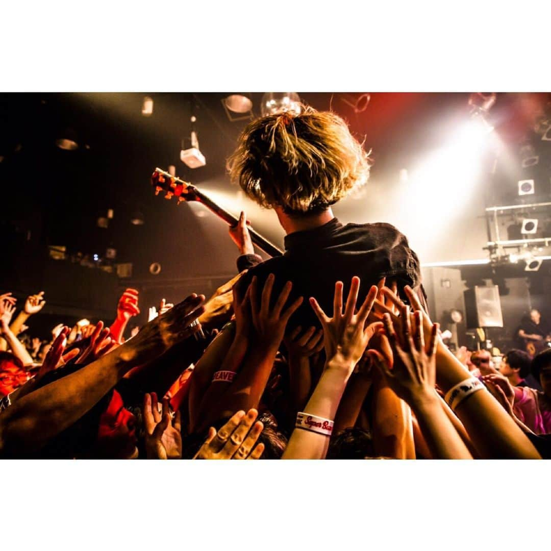 柳沢亮太さんのインスタグラム写真 - (柳沢亮太Instagram)「2019.10.07 鹿児島CAPARVO HALL 都会のラクダ Tour 2019〜今すぐお届け！本格、ラクダチェリーパイ！〜 w）#ENTH #ラクダチェリーパイ #写殺 @cazrowAoki」10月8日 10時53分 - yayayayanagi