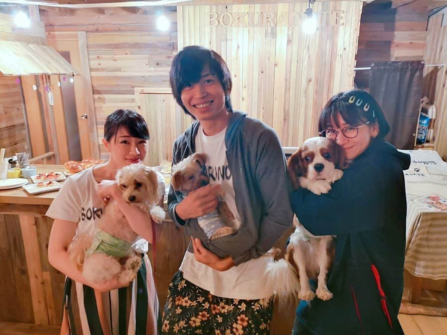 時東ぁみさんのインスタグラム写真 - (時東ぁみInstagram)「『ぼくらのて』さんに行ってきました🐶 ・ ぼくらのて は家族のいない動物の新しい家族を見つけるために活動している団体で、代表は元芸人の国沢一誠さんです！ 団体メンバーでもある、みづきあかりさんに連れ行ってもらいました！ ・ ドッグランやカフェもある施設で絶対行きたいところNo.1だったの！！ ・ 動物大好きな笑顔いっぱいの温かい素敵なトコロ🐶🐱 次は愛犬連れて行くぞっ🐶 いつかは犬込みのイベントも企画するぞっ！！ ・ #時東ぁみ #保護犬 #保護猫 #保護動物 #埼玉 #ぼくらのて #ドッグラン #ドッグカフェ #動物大好き #オススメ #笑顔いっぱい #温かい #素敵 #愛犬 #愛犬家 行くべし！」10月8日 11時14分 - amitokito