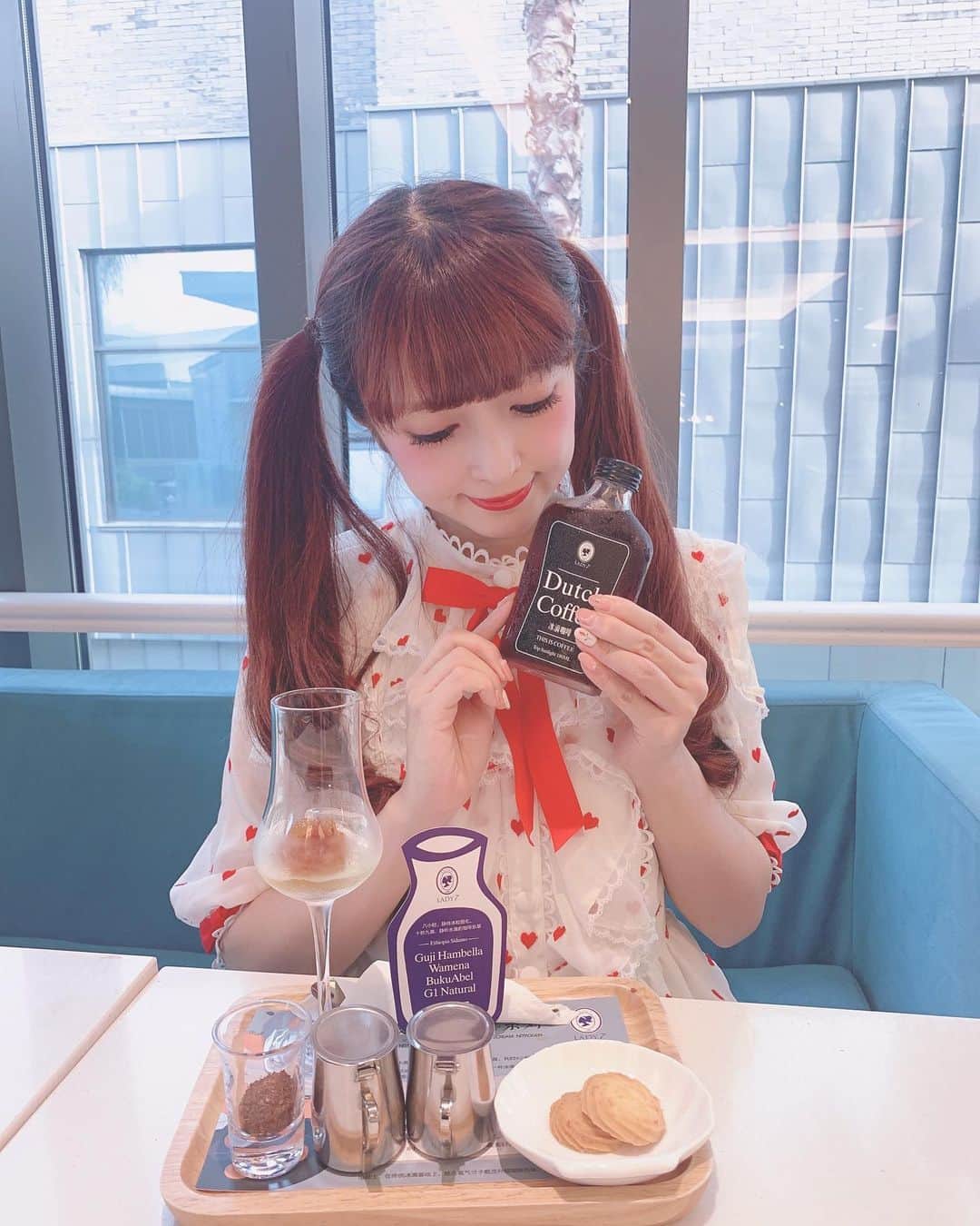 青木美沙子さんのインスタグラム写真 - (青木美沙子Instagram)「深センにあるオシャレカフェへ💓アイスコーヒーとミルクレープ美味しかった💓」10月8日 11時09分 - misakoaoki