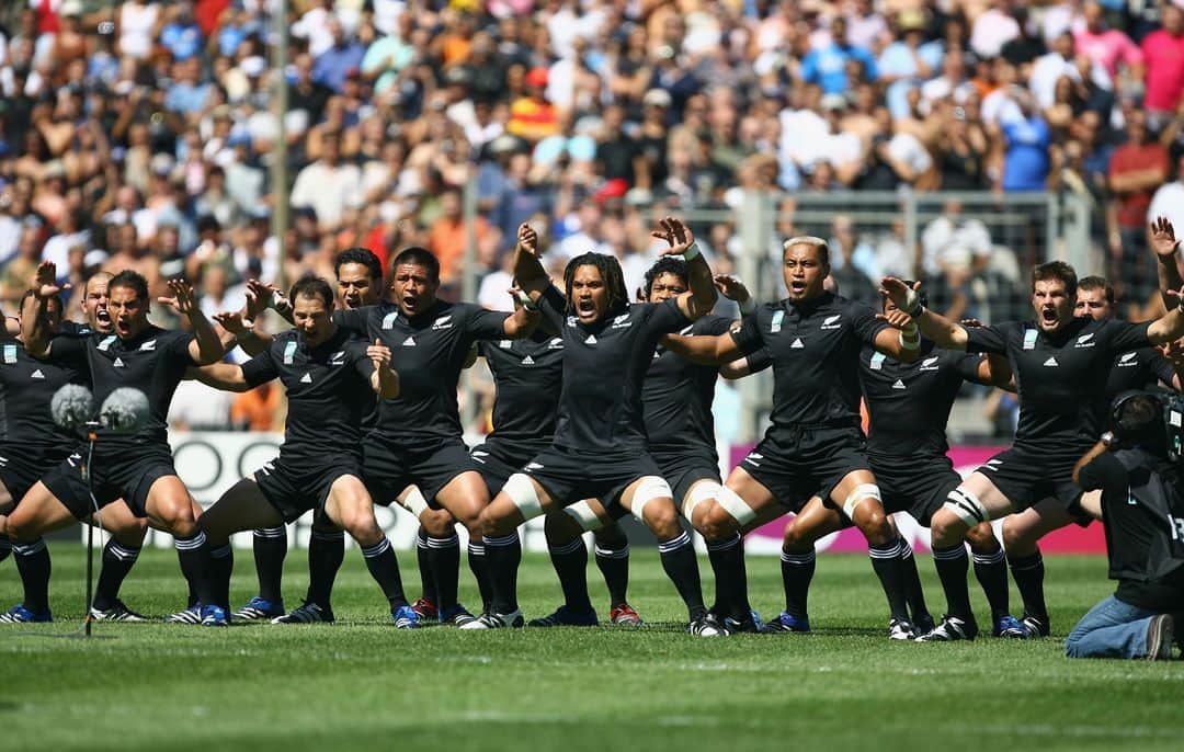All Blacksさんのインスタグラム写真 - (All BlacksInstagram)「⚡ THROWBACK | Ahead of the All Blacks #RWC2019 clash against Italy on Saturday, we take you back to the last time the teams met in tournament play in 2007. How many faces do you recognise? #NZLvITA #BACKBLACK 🇳🇿🇮🇹」10月8日 11時23分 - allblacks