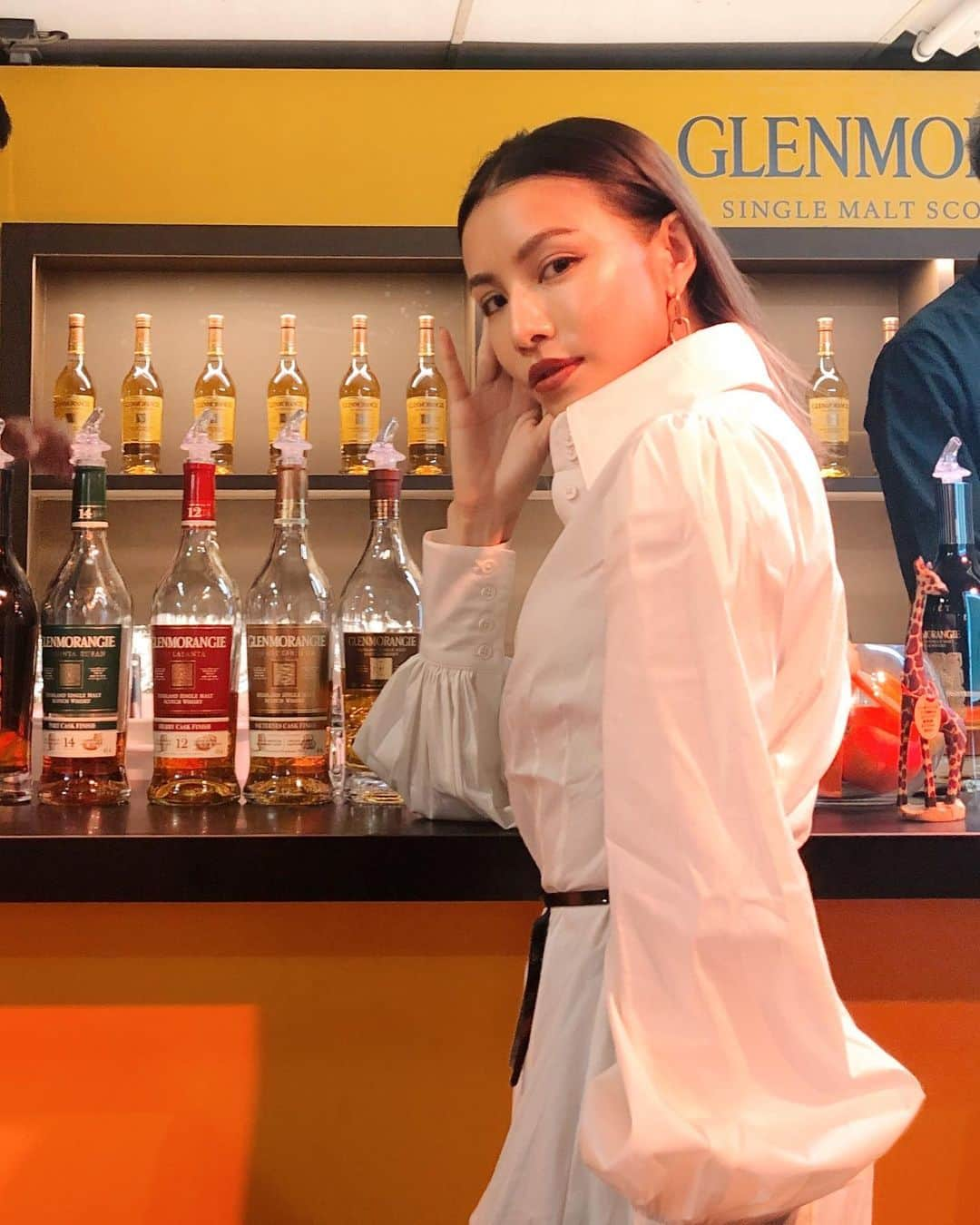 難波サキさんのインスタグラム写真 - (難波サキInstagram)「GLENMORANGIE HOUSE 2019🦒Opening partyへお邪魔してきたよ💫 ・ 楽しい写真スポットも沢山あったよ🧡『GLENMORANGIE HOUSE 2019』を2019年10月9日(水)〜14日(月)までの期間限定で六本木ヒルズアリーナにて オープンするそうです🧡 ・ #glenmorangie #glenmorangiehouse #グレンモーレンジィ  #グレンモーレンジィハウス」10月8日 22時35分 - sakinanba