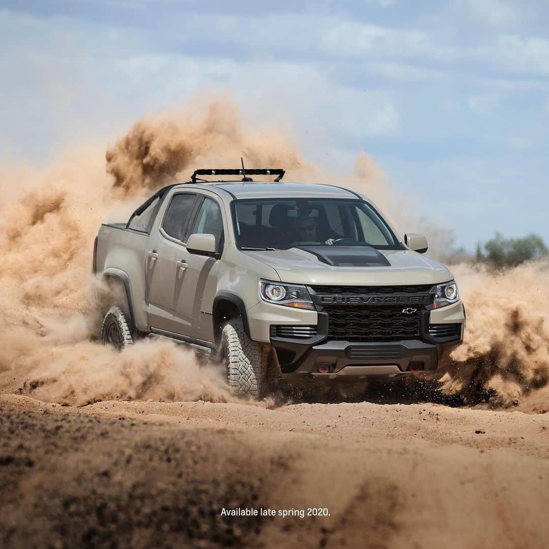 シボレーのインスタグラム：「From on-road to off-road, and everything in between. Introducing the new 2021 #ChevyColorado.」