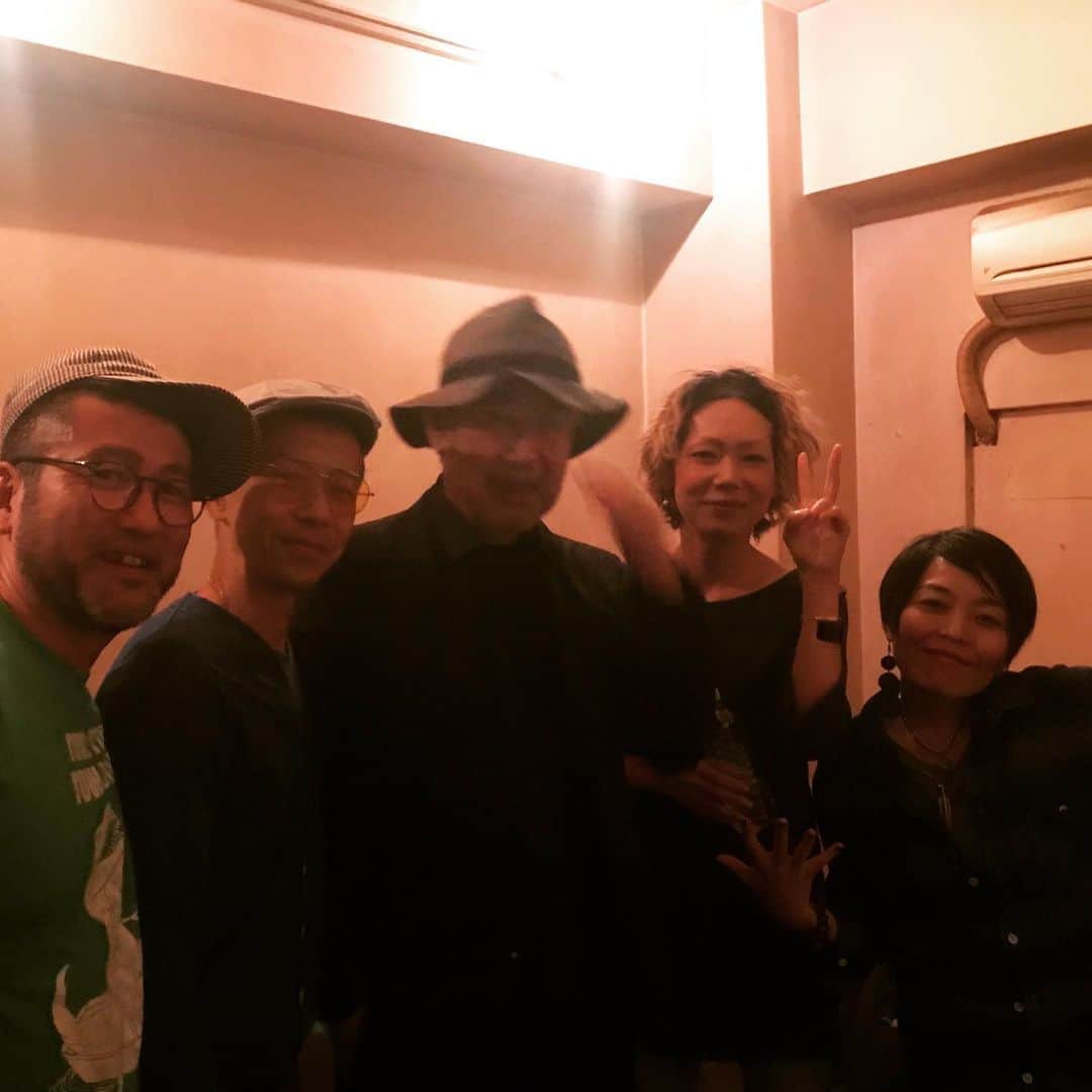 松本隆さんのインスタグラム写真 - (松本隆Instagram)「Bar Dylanで城領明子が紐育物語を歌うというので、聴きにいった。正直、こんなにいい歌だったのかと作った本人がショックを受けるほどの歌だった。とりあえず聴いてる間、心に浮かんだことは「細野さんに聴かせたいな」」10月8日 21時19分 - takashi_matsumoto_official