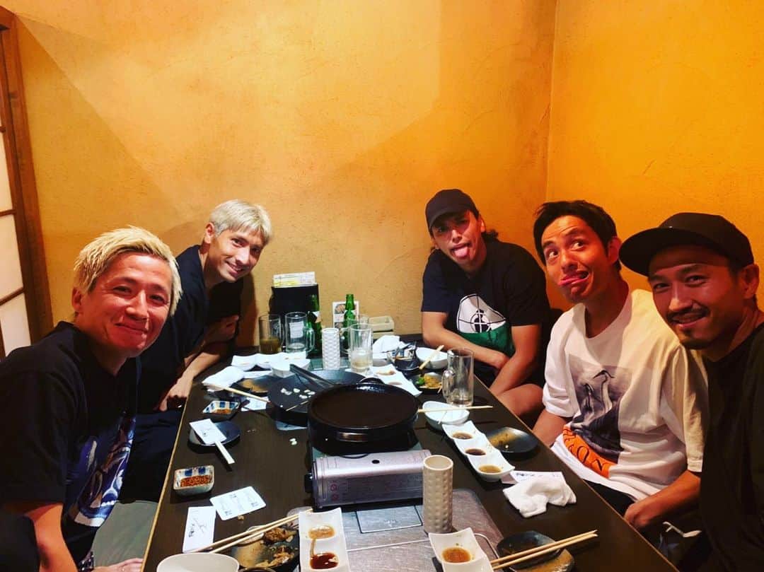 大崎玲央のインスタグラム：「狩野会。 愉快な先輩達。 #狩野健太 #飯倉大樹 #田中順也 #渡部博文 #ひとりペコちゃんいる」