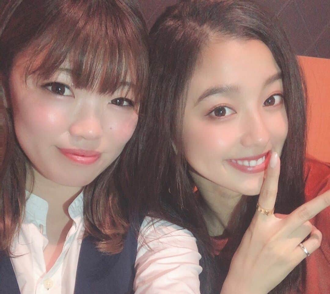 朝比奈彩さんのインスタグラム写真 - (朝比奈彩Instagram)「. . . ＊誕生日のお祝いコメント、 沢山ありがとうございました！＾＾ 皆さまのおかげで、 素敵な26歳がスタートしました！(^^) これからもよろしくお願いします！！ . . . 先日久しぶりに地元の友達に会えました！ 中学の時、陸上部で一緒に頑張ってきた仲間♡ 高校は違ったけど、 お互いキャプテンだったから、 色んな話をしてきた仲です！(^ ^) . 少ししか会えなかったけど、 とてもいい時間を過ごせました！＾＾ 後、少しずつ大人になってるんだなー。と、 感じました。笑 . . でも変わらないのは、 やっぱり地元が大好きだ😭😭 . . #ootd #outfit #fashion #make  #makeup #model #models #地元 #友達 #いい時間 #でした #harmonypromotion」10月8日 22時14分 - asahina_aya