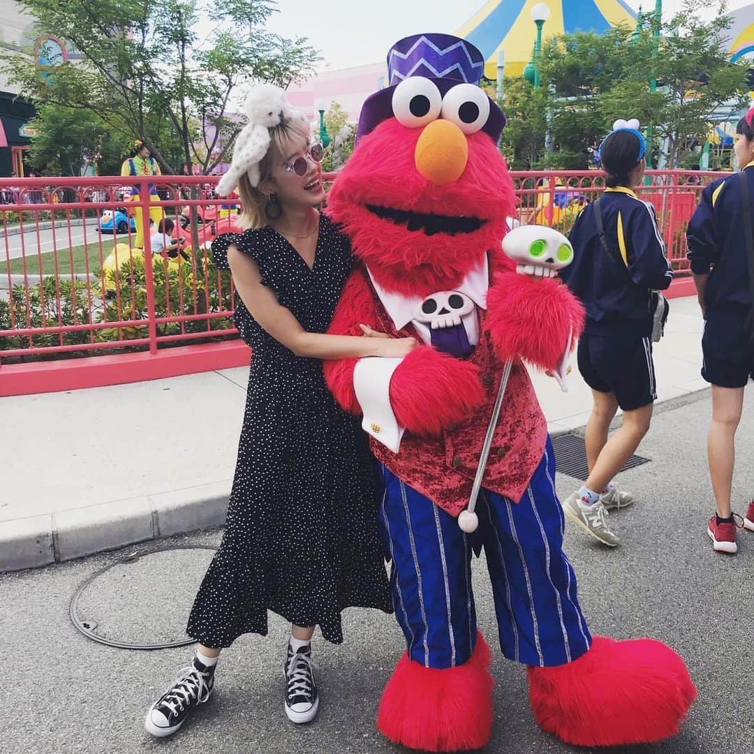 夏焼雅さんのインスタグラム写真 - (夏焼雅Instagram)「めっちゃすき♡  #cookiemonster  #elmo  #usj  #osaka」10月8日 22時24分 - miyaaa0825