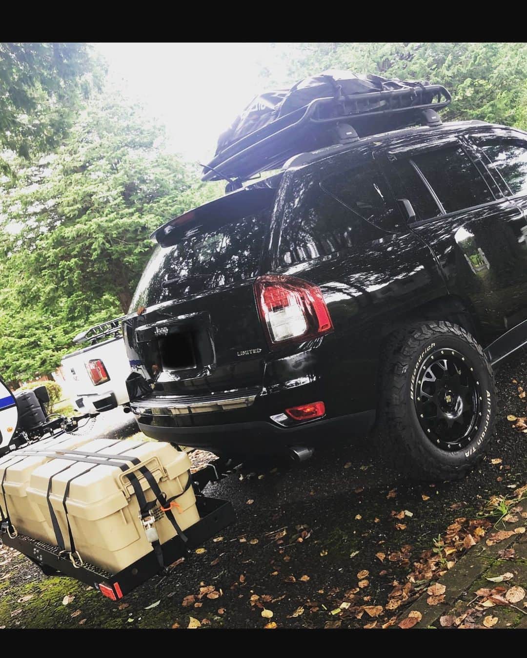 TANYさんのインスタグラム写真 - (TANYInstagram)「#campstyle  #積載車 #jeep #outdoor #ルーフカーゴ #ヒッチカーゴ #ヒッチキャリア  @rolaproducts  @bfgoodrichtires  @jeep_japan_official」10月8日 14時10分 - tanyphoto
