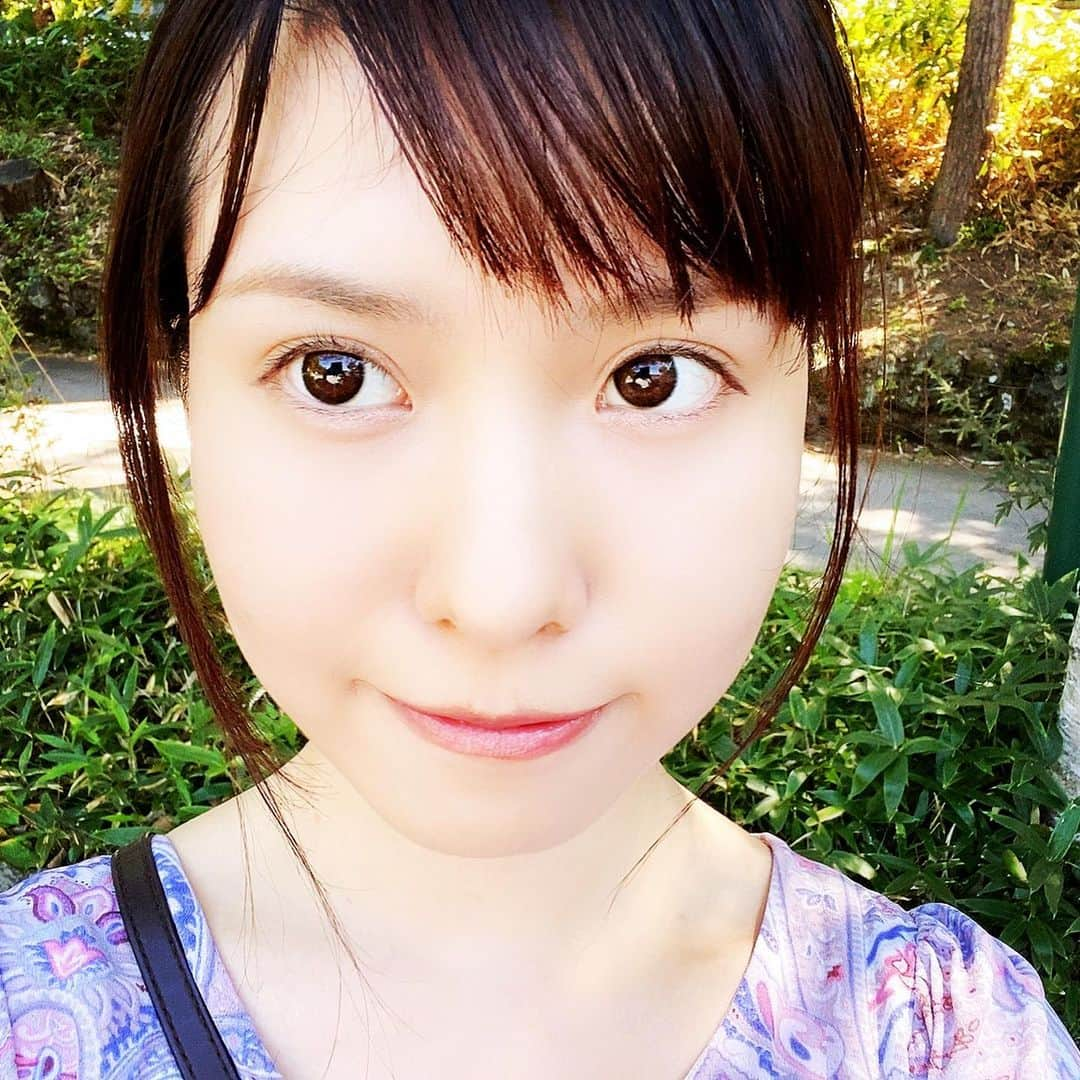 春名風花さんのインスタグラム写真 - (春名風花Instagram)「この前事務所に行ったら、谷山浩子さんのジャケットも描いているイラストレーター大山美鈴さんから『ぎんちゃんとわたし。』の献本が届いていました✨ チョコとかつまみながら読んでほっこりしよう(*´꒳`*) 大山さんありがとうございます！！🌼*･ #大山美鈴 #今日のぎんちゃん #ぎんちゃんとわたし」10月8日 14時13分 - harunafuka