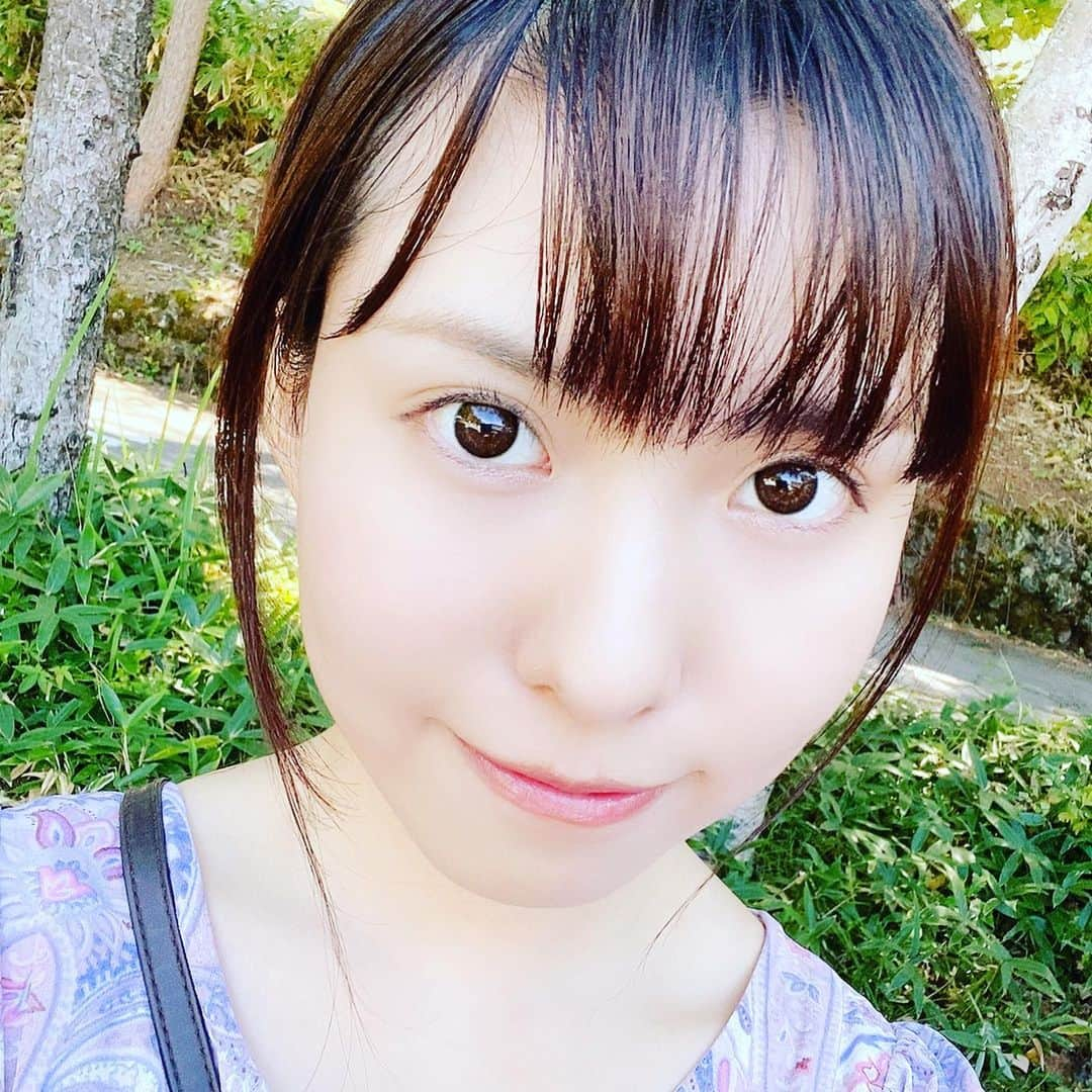 春名風花さんのインスタグラム写真 - (春名風花Instagram)「この前事務所に行ったら、谷山浩子さんのジャケットも描いているイラストレーター大山美鈴さんから『ぎんちゃんとわたし。』の献本が届いていました✨ チョコとかつまみながら読んでほっこりしよう(*´꒳`*) 大山さんありがとうございます！！🌼*･ #大山美鈴 #今日のぎんちゃん #ぎんちゃんとわたし」10月8日 14時13分 - harunafuka