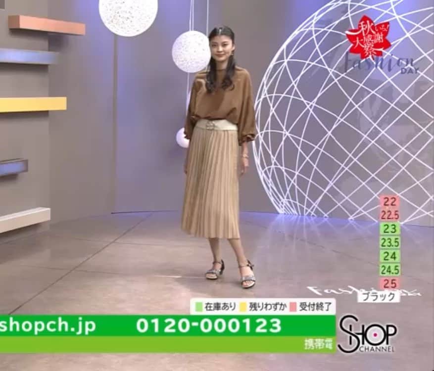 植草沙織のインスタグラム：「ショップチャンネル〜🍁 9日朝4:00〜生出演します^_^🧡🧡 . . . #shopchannel #tv #shopping #model #fashion #autumn #ママコーデ #ママファッション #ミセスコーデ #ミセス #ミセスファッション」