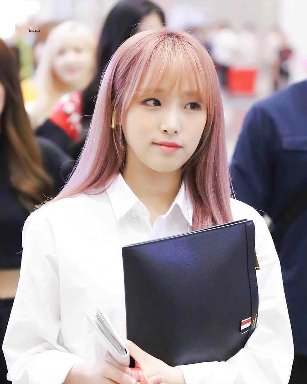 のインスタグラム：「- ➸ 190928 incheon airport | © estrella tags :: 💌 #choiyena #yena #izone #izonegroup #produce #produce48 #mnet #mnetofficial #kpop #gg #girlgroup #fff #lfl #kpopfff #kpoplfl #kpopexlikes #exlikes #kpopsfs #sfs #naekkoya #nekkoya #pickme #korea #japan #프로듀스48 #프로듀스 #최예나」