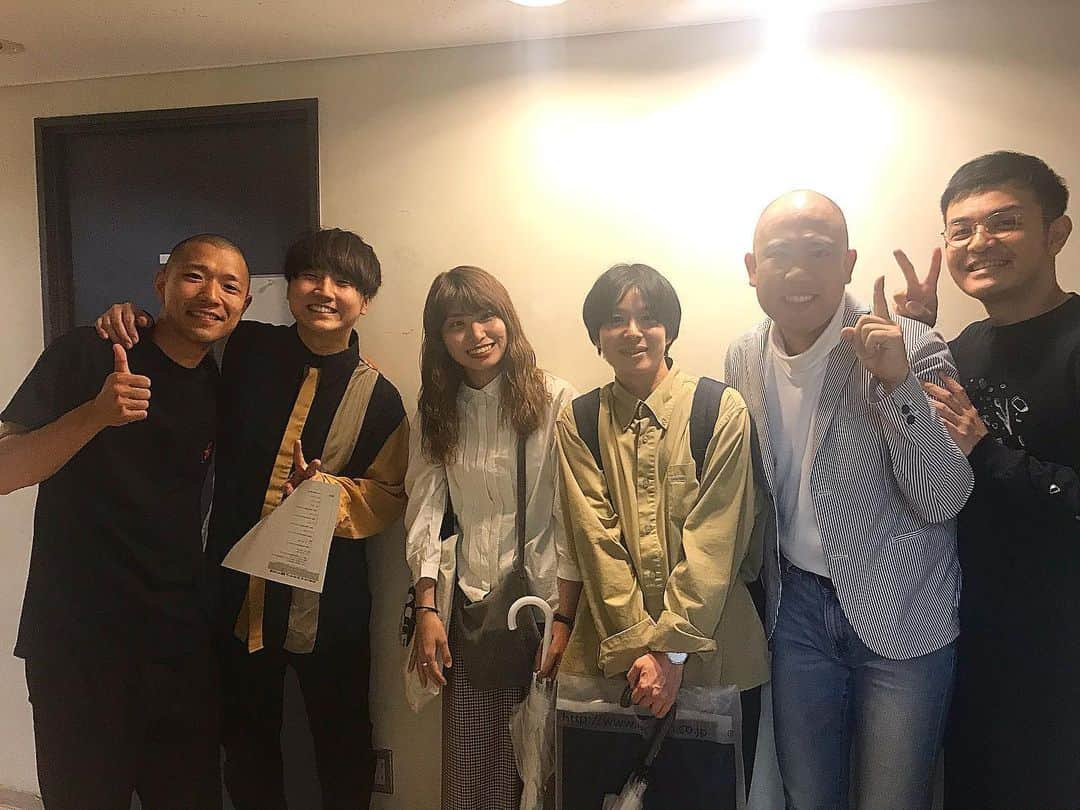 高見雄登のインスタグラム：「#ヒガチキ #Homecomings の福富さんと福田さんが観に来てくれました！ いつも自分がライブ観に行ってる方が、ぼくらのライブ見に来てくれはったんびっくりしました！しかも急に！ うれしかったです！ 本当にありがとうございました！」