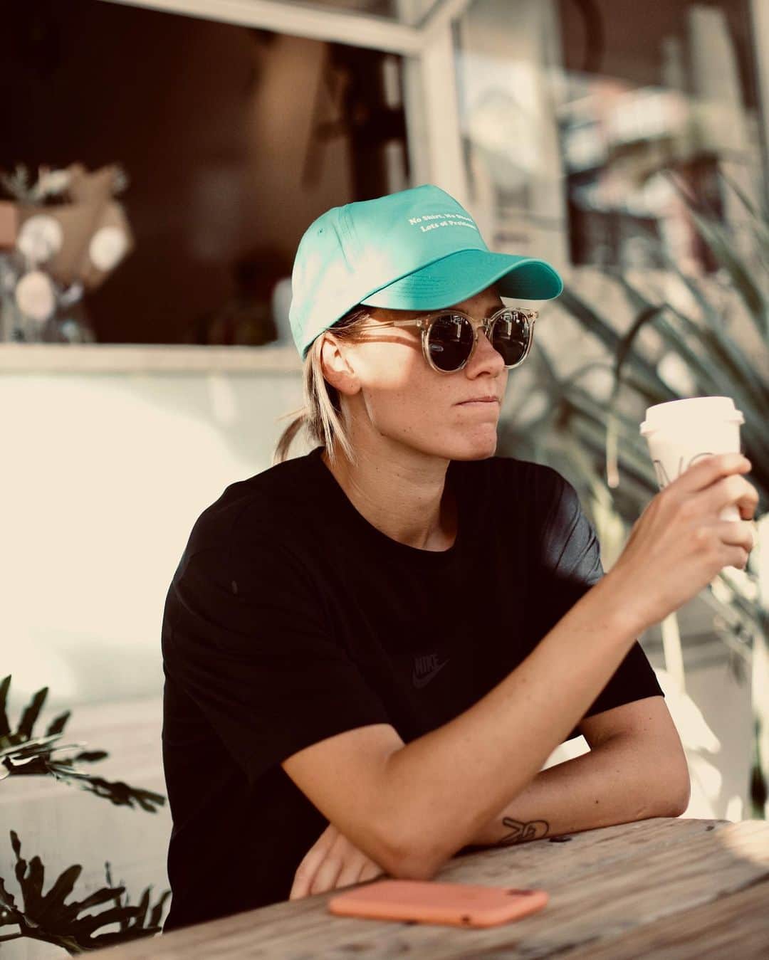 エミリー・バン エグモンドのインスタグラム：「☕️」