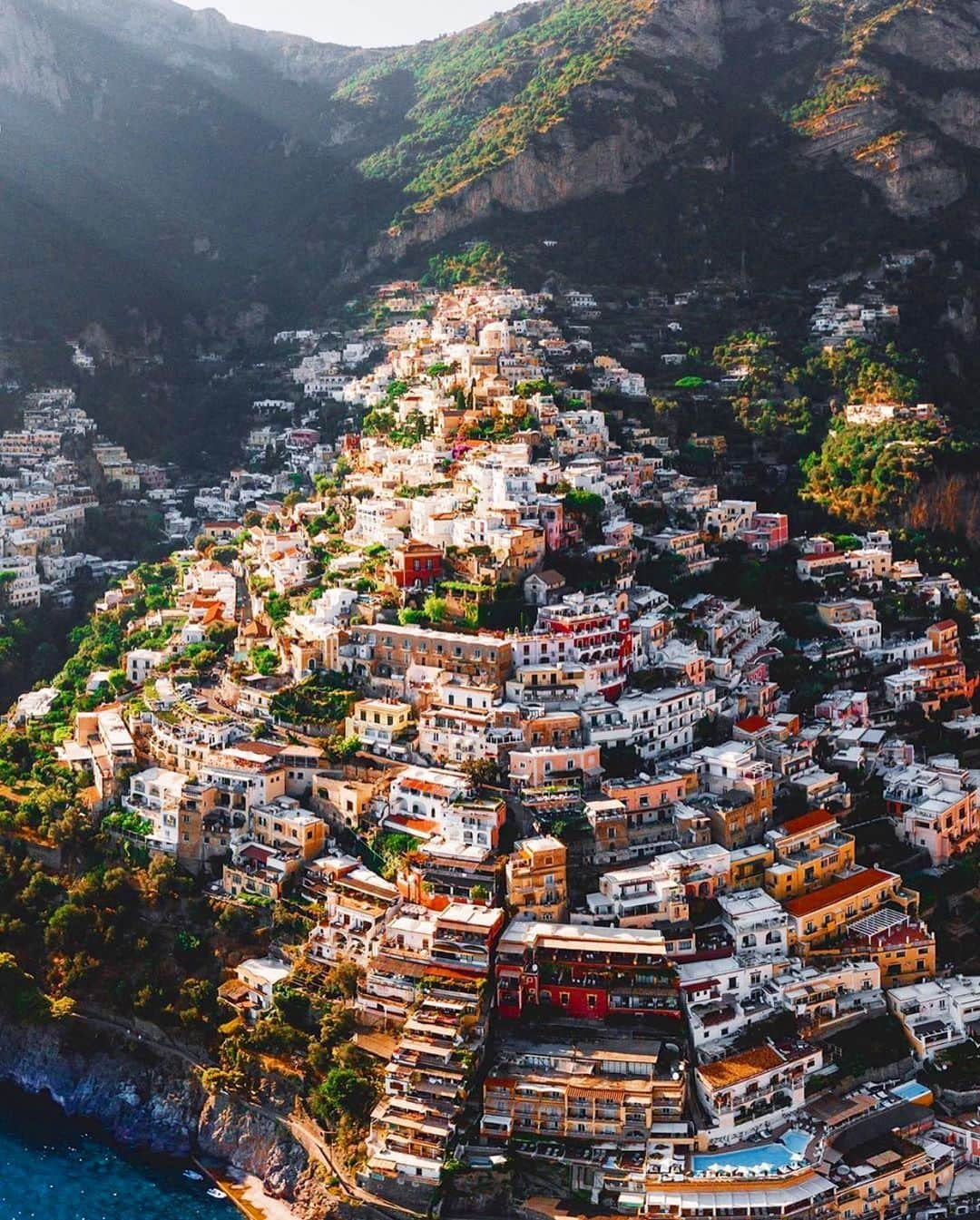 Wonderful Placesさんのインスタグラム写真 - (Wonderful PlacesInstagram)「Positano - Italy ✨❤️❤️❤️✨ . Picture by ✨✨@orel_sabran✨✨ #wonderful_places for a feature ❤️」10月8日 16時26分 - wonderful_places