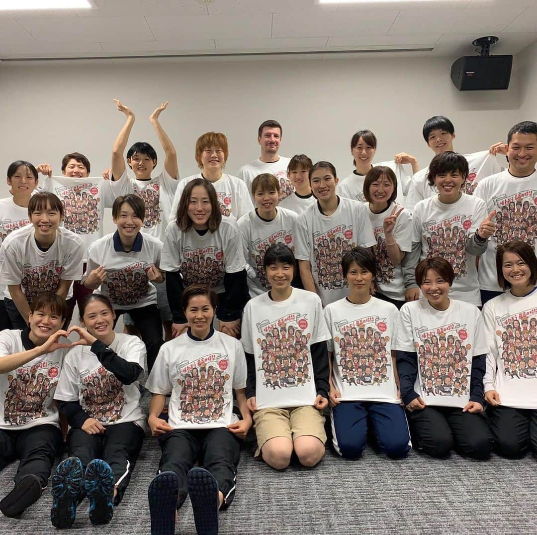 高田真希さんのインスタグラム写真 - (高田真希Instagram)「@kannan_yoshimi さんにデザインとイラストを描いていただきました✨ 素晴らしい完成度👏 ありがとうございました🙇‍♀️ チーム一丸となってシーズンを通してさらに成長していこう！！ #デンソーアイリス」10月8日 16時27分 - maki_takada