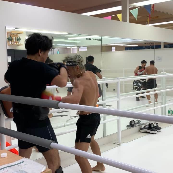 のインスタグラム：「今週も追い込みスタート🔥 疲れ溜まってきてるけど気合いだー！！ @k1gymsagamiono」