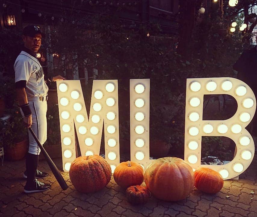 ニッチロー'さんのインスタグラム写真 - (ニッチロー'Instagram)「M🥎L🥎B🥎  #mlb #mlbcafetokyo #mlbcafe #majorleague  #baseball #mlbカフェ  #メジャーリーグ #ベースボール #野球 #ニッチロー’」10月8日 16時57分 - nicchiro5.1