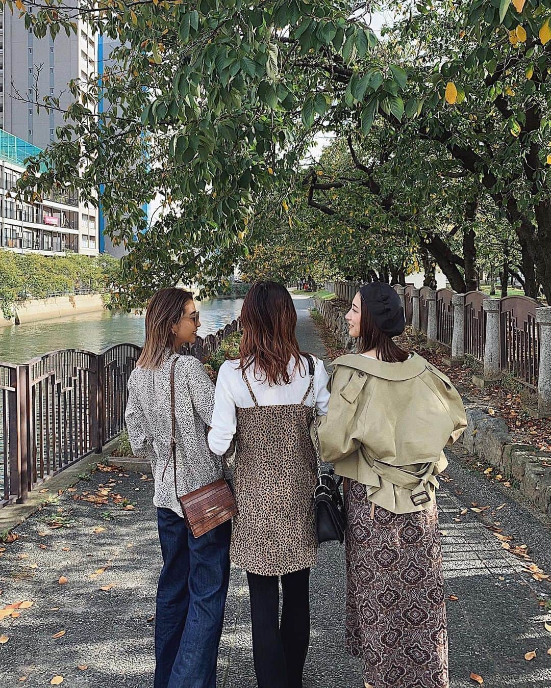 草野春香さんのインスタグラム写真 - (草野春香Instagram)「. 久々みんなで集まれた💛🧡🌈 いろんな嬉しい報告も聞けて 時間過ぎるのもあっという間、、、 #MURUA」10月8日 17時14分 - _haruka030_