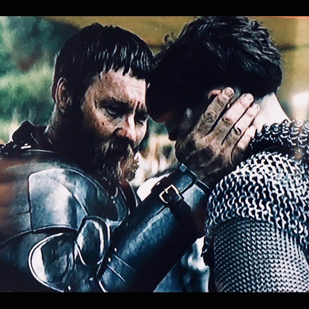 ジョエル・エドガートンのインスタグラム：「Before the battle 🛡🗡」
