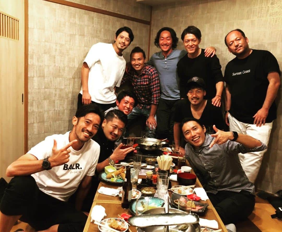 鈴木啓太さんのインスタグラム写真 - (鈴木啓太Instagram)「サッカー仲間⚽️ ・ ・ ・ 濃い時間だったなー🍽🍺 ・ 昔から現在、そして、未来についても語りました。 ・ 誰とは言いませんが、1人だけ🦁になってたやつが、、笑 ・ #athlete #football #soccer #japan #friends #athens」10月8日 17時32分 - keita.suzuki.official