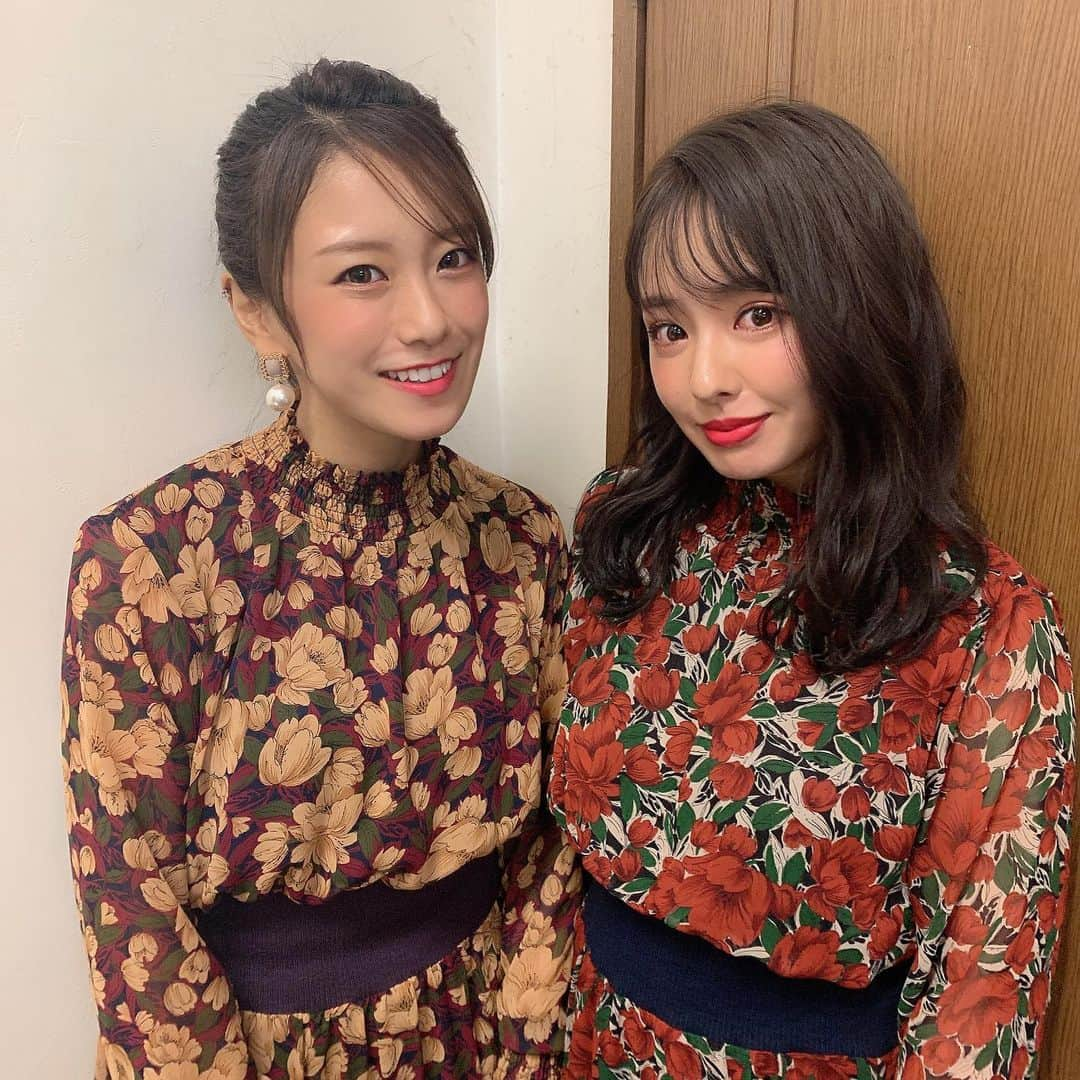 山田菜々さんのインスタグラム写真 - (山田菜々Instagram)「今回の #AINANAfes2019 ミニライブは﻿ 自分たちでセットリストを考えました☺︎﻿ ﻿ 卒業からのブランクをせめて少しでもバレないように、﻿ 卒業したからこそ歌って笑ってもらえるような...(笑)﻿ そんな演出できたらいいなっと思ってさ☺︎﻿ ﻿ 衣装もどうしようかって話てたときに、﻿ いつもお世話になってるブランドさんに借りよう﻿ ってなって一緒に選びに行ったの〜！﻿ ﻿ 大人シンプルだけど華やかにステージ映えするような﻿ そんなものにぴったり出会えました😋♡﻿ ﻿ #ECLIN さんでお借りしました。﻿ ワンピースといえばもうエクランってくらい﻿ わたしのなかでは好きなものが多すぎるのよ...🤦🏻‍♂️﻿ (今回も選ぶとき、すでに着てるのが多すぎてむしろそれ以外を探すのに少し苦戦したくらい😂)﻿ ﻿ 今回の花柄ワンピースもハイネックなのに苦しくなく、﻿ ウエストもきゅってなっていてほんと1枚シンプルに﻿ 着ればもぅそれだけでおしゃれになるアイテムでした☺︎﻿ ﻿ こちらはこの秋プライベートで買います😋💕笑﻿ ﻿ ちなみにイヤリングも #ECLIN です✨」10月8日 17時37分 - tannana.yamada