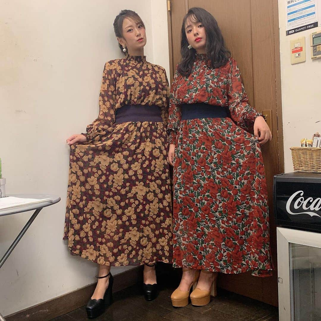 山田菜々さんのインスタグラム写真 - (山田菜々Instagram)「今回の #AINANAfes2019 ミニライブは﻿ 自分たちでセットリストを考えました☺︎﻿ ﻿ 卒業からのブランクをせめて少しでもバレないように、﻿ 卒業したからこそ歌って笑ってもらえるような...(笑)﻿ そんな演出できたらいいなっと思ってさ☺︎﻿ ﻿ 衣装もどうしようかって話てたときに、﻿ いつもお世話になってるブランドさんに借りよう﻿ ってなって一緒に選びに行ったの〜！﻿ ﻿ 大人シンプルだけど華やかにステージ映えするような﻿ そんなものにぴったり出会えました😋♡﻿ ﻿ #ECLIN さんでお借りしました。﻿ ワンピースといえばもうエクランってくらい﻿ わたしのなかでは好きなものが多すぎるのよ...🤦🏻‍♂️﻿ (今回も選ぶとき、すでに着てるのが多すぎてむしろそれ以外を探すのに少し苦戦したくらい😂)﻿ ﻿ 今回の花柄ワンピースもハイネックなのに苦しくなく、﻿ ウエストもきゅってなっていてほんと1枚シンプルに﻿ 着ればもぅそれだけでおしゃれになるアイテムでした☺︎﻿ ﻿ こちらはこの秋プライベートで買います😋💕笑﻿ ﻿ ちなみにイヤリングも #ECLIN です✨」10月8日 17時37分 - tannana.yamada