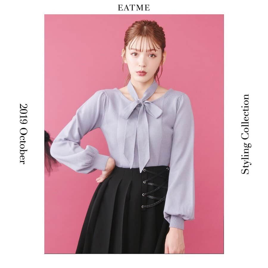 EATMEさんのインスタグラム写真 - (EATMEInstagram)「10.8 update… #EATME #OCTOBER #LOOK #COLLECTION #📖 #VINTAGEAFTERNOONTEA @maotin1019  身長🚺:169cm ブーツ➡︎発売中 トップス、スカート➡︎10.11発売予定 ソックス➡︎参考商品 . ボウタイニットトップ（ #TOP ） ¥8,000（＋tax） COLOR🎨:BLU.O/WHT.BLK SIZE📐:FREE . アシンメトリープリーツスカート（ #SKIRT ） ¥9,000（＋tax） COLOR🎨:BLK.PNK.MIX SIZE📐:S.M . チャンキーヒールショートブーツ（ #BOOTS ） ¥13,880（+tax） COLOR🎨:BLK.PNK.MIX SIZE📐:S（22.5cm) M（23.5cm）、L（24.5cm） . #EATME_COLLECTION #EATME #eatmejapan #イートミー #fetishmode #2019aweatme #2019aw  #益若つばさ #tsubasamasuwaka #fashion #styling #japan #tokyo #harajuku #原宿 #instagood #like4like」10月8日 18時04分 - eatme_japan